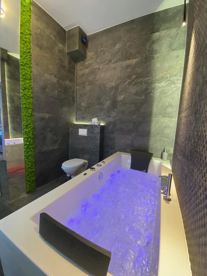 Apartament Bialy Z Jacuzzi Krakow Dış mekan fotoğraf